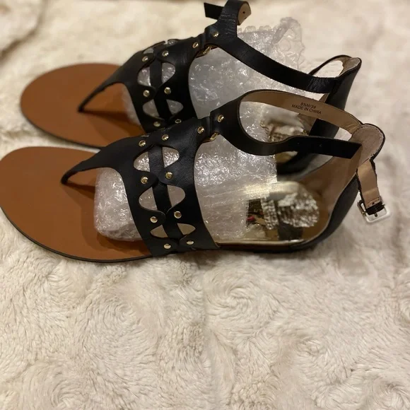 Vince Camuto NWOB Black Strappy Gladiator Sandals size 8.5 - Picture 3 of 7